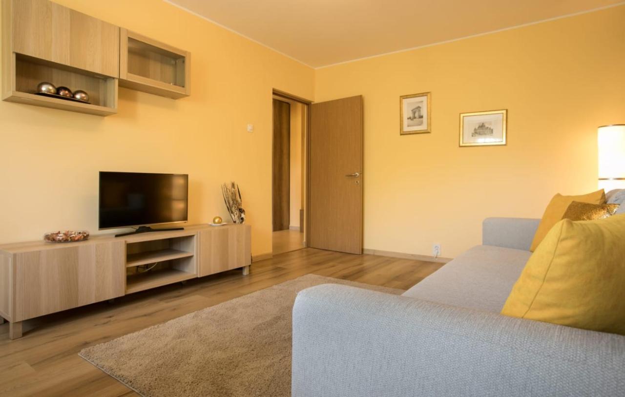 בוקרשט Golden Apartment Baneasa מראה חיצוני תמונה