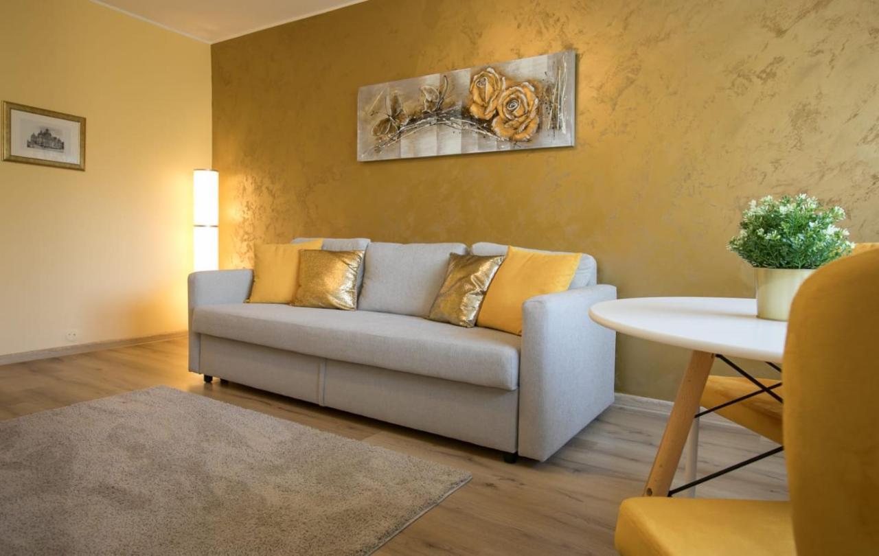 בוקרשט Golden Apartment Baneasa מראה חיצוני תמונה