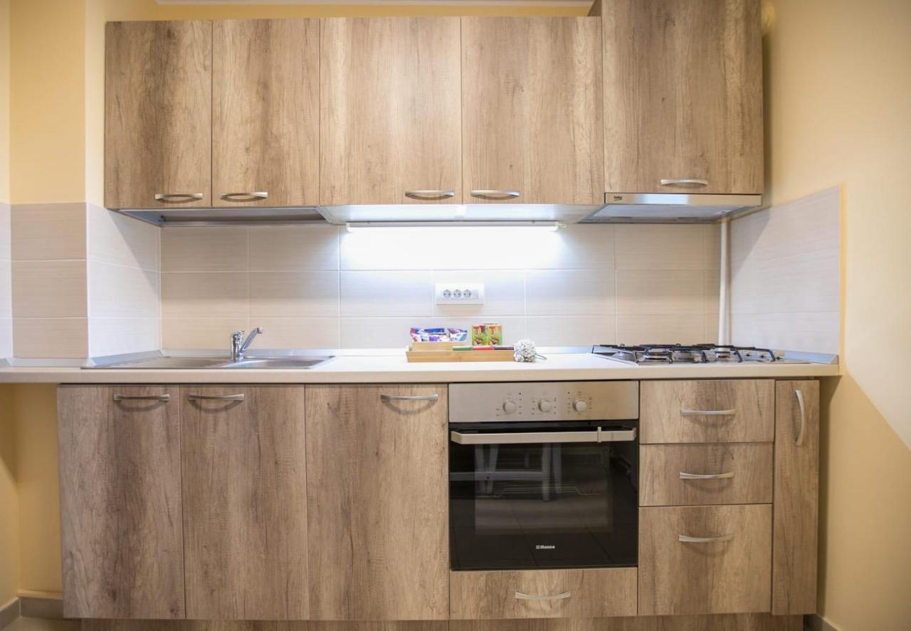 בוקרשט Golden Apartment Baneasa מראה חיצוני תמונה