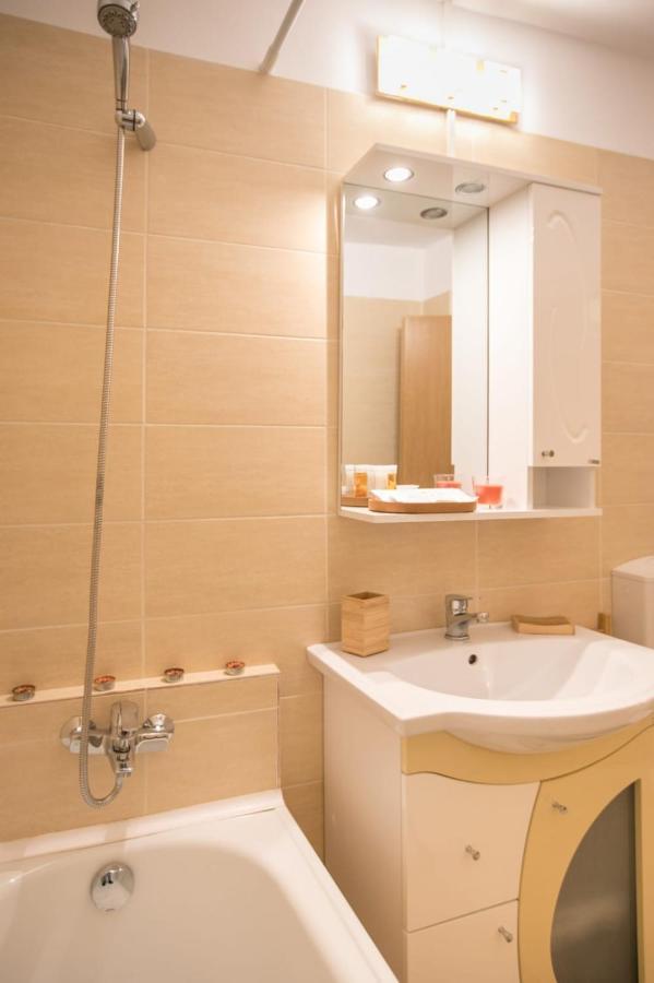 בוקרשט Golden Apartment Baneasa מראה חיצוני תמונה