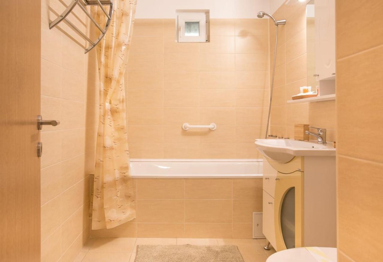 בוקרשט Golden Apartment Baneasa מראה חיצוני תמונה